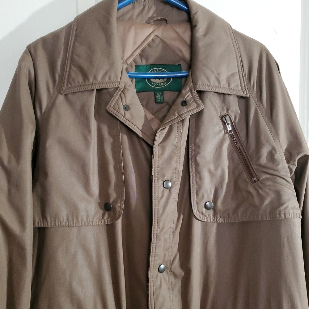 Long 42" Coat snap front Brown,  light quilting L